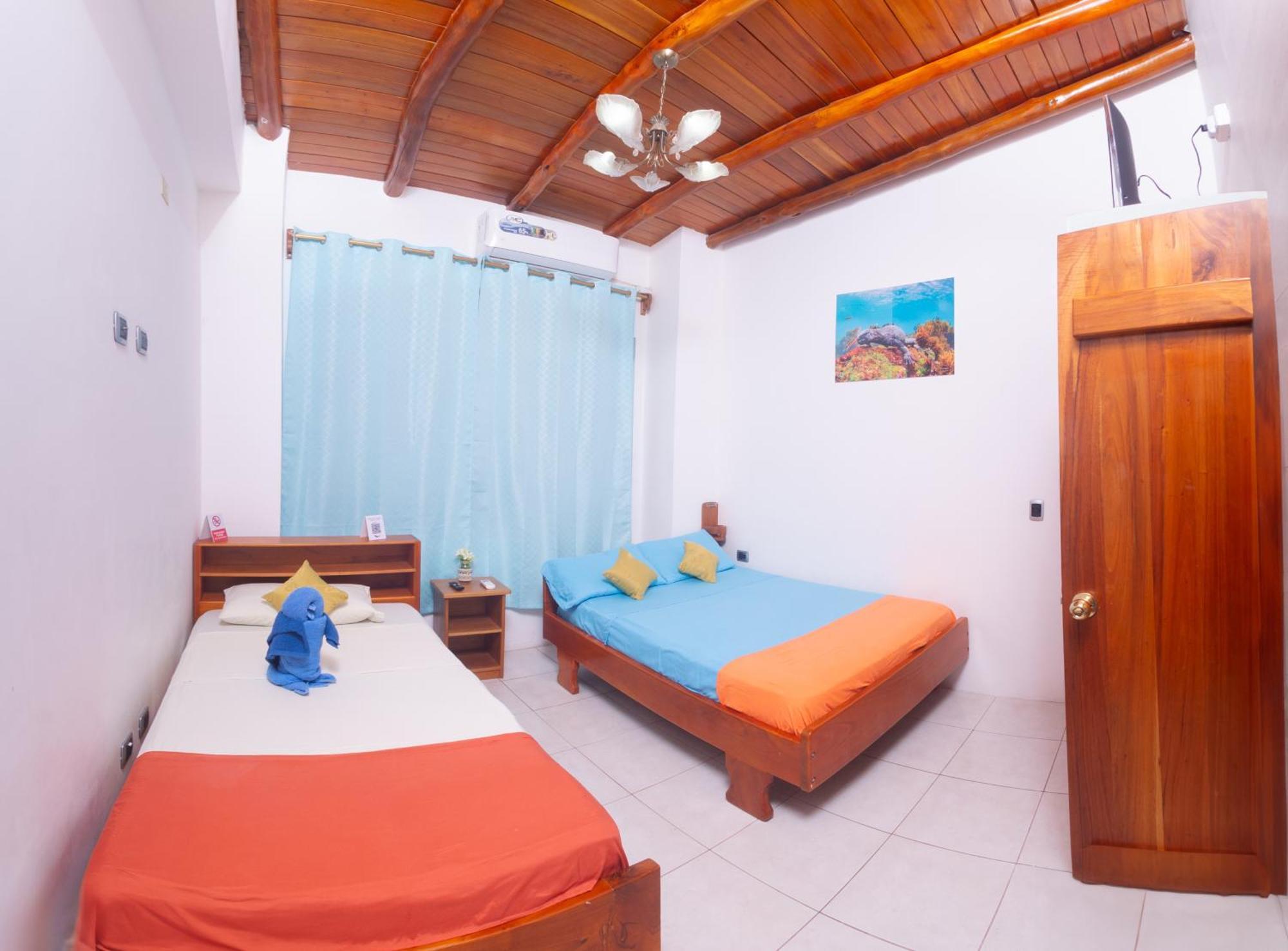 Pacific Blue House Bed & Breakfast Puerto Ayora  Luaran gambar